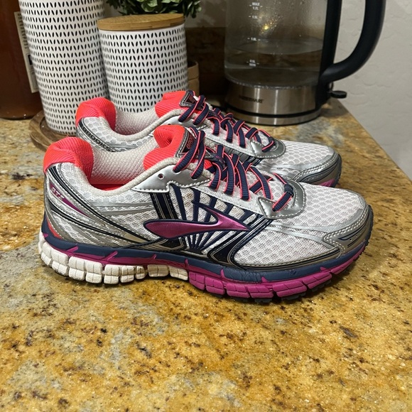 Brooks Shoes - Brooks Adrenaline GTS 14 size 7.5